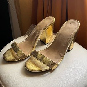 Fashion to figure gold heels.